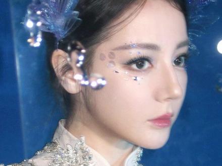 女神就是出圈如呼吸一样简单.. #迪丽热巴 #春晚 #舞蹈 #颜值 #迪丽热巴春晚