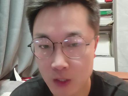 #闫学晶 用“酸黄瓜”回应提意见的网友,赵家班躺枪 #社会百态#抖音伙伴计划 #真实生活分享官