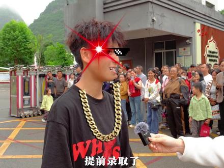 高考第一科结束,考生自信走出考场! #高考 #高考第一天结束后的感受