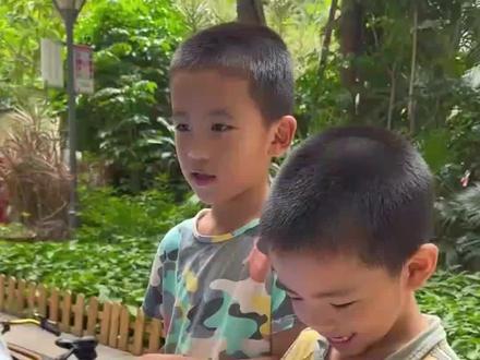 儿童搞笑视频,3到6岁儿童玩具萌娃搞笑,棒棒糖儿童糖果,棒棒糖儿童搞笑视频棒棒糖,吃糖果视频,3到6岁儿童启蒙益智早教,吃糖果的视频1-3岁儿童,婴幼儿安全水果糖,幼儿早教0-3岁早教启蒙,1到3岁幼儿早教益智启蒙,1到3岁幼儿早教动画,0到3岁早教儿歌,儿童糖果棒棒糖,吃糖果视频,1到3岁幼儿早教益智,儿童搞笑视频,1到3岁儿童搞笑视频,小孩子爱看的儿童视频,1到3岁逗小孩笑的视频,亲子互动,人类幼崽,儿童爱看的小视频,3-6岁儿童动画视频,小孩子爱看的视频,小朋友宝宝搞笑视频,儿童爱看的小视频搞笑#亲子互动 #1到3岁逗小孩笑的视频#儿童搞笑视频 #儿童糖果视频 #3到6岁儿童启蒙早教玩具视频