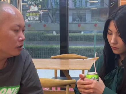 和女生玩真心话大冒险的正确方式!@光头文 #高情商撩妹 #搞笑视频