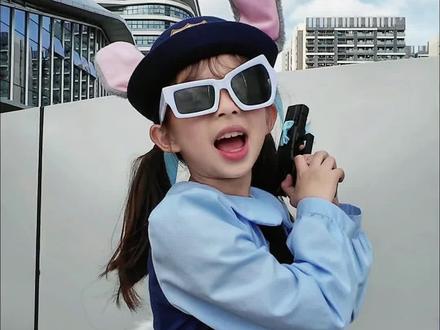 来了喂,兔子警官解锁雷霆拼好歌新玩法,总算把歌词补全了#过年也要出cos #创作者中心 #创作灵感 #朱迪cos #疯狂的鸽子@失落的名言 @癫狂的皓子