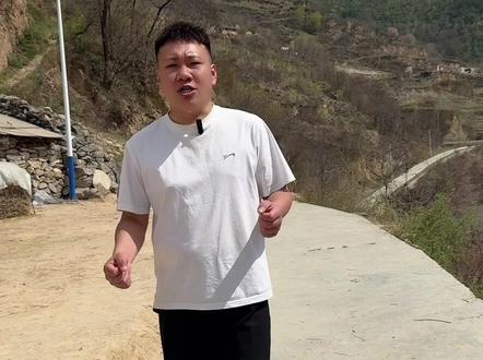 体验一下甘肃炎阳的半坡起步 这个可比王寺贵多了😂听说这个比抖加效果好我也试试#甘肃炎阳 #老六进行曲 #西安换机帮 #上热门 #炎阳坡