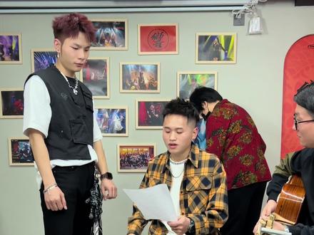 这么高的歌,田哥难为Hank了!#输了你赢了世界又如何 @響livehouse