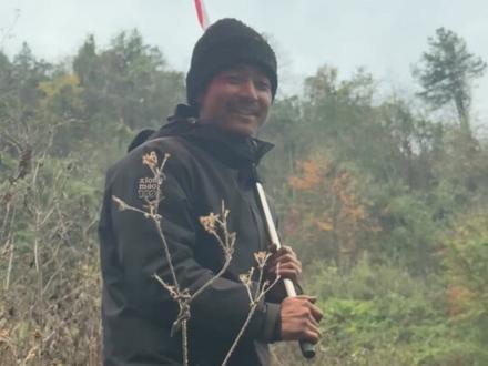 12月3日,荒野求生文车车因旧伤复发宣布退赛,吃上了披萨、蛋挞,无比享受,称要回家赚奶粉钱,当一个好男人。