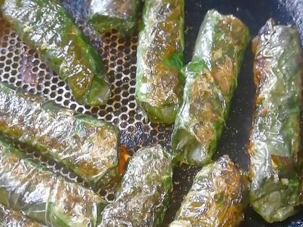 #在家做美食 #大自然的馈赠 #煎假蒌肉卷,香菇假蒌肉卷,一道中越边境名菜,很多人没吃过吧,有着特殊香味,超级好吃。