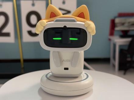 分享今天的两个新指令 安静还是睡觉?左转还是右转?#AIBI机器人 #AI宠物