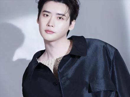 他的脸怎么了?这是过度伊美了吗 ##变美