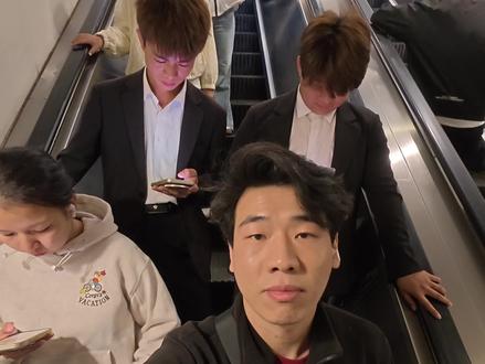 啊啊如果没有他你还爱我吗?帅哥说爱我! #如果没有他你还爱我吗翻唱 #精神状态belike #放飞自我系列 #路人视角 #街头唱歌挑战