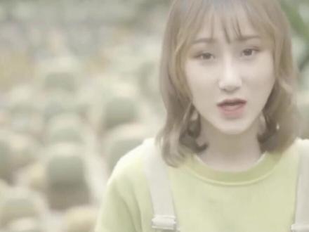 #抖音热歌 #一首歌一个故事 #陈雪凝 #绿色完整版 陈雪凝完整版《绿色》一开口就醉了,越听越洗脑!