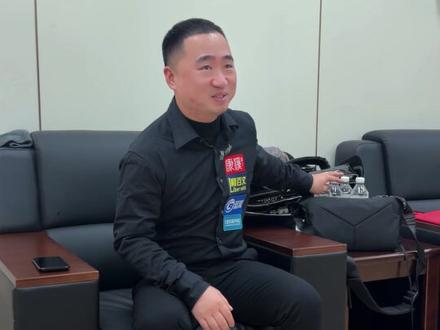 他永远是他,唯一的存在!
#奥沙利文 #楚秉杰 #康溪盛世 #杭州开火体育 #奥沙利文学打中式台球
@康溪盛世楚秉杰 @罗尼·奥沙利文 @康溪盛世阿超
火老师已经跟杰约好了,没事就可以在香港跟他学中式,然后教他斯诺克,带他去克鲁斯堡… 杰说前面话别可以 后面环节委婉的拒绝了🤣🤣🤣