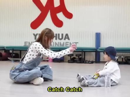 今天是练习生yijin!!完全ending精灵!!#yijin #崔叡娜 #崔叡娜solo 下期看起来是和申宥娜欧尼做asmr~#申宥娜