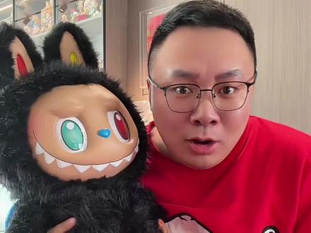 重磅开箱泡泡玛特拉布布十周年,Zimomo 3.0黑色大娃,质感拉满,很满意#泡泡马特 #拉布布 #zimomo