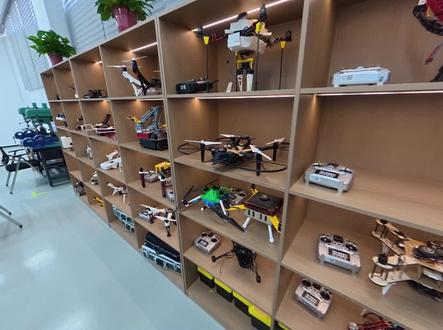 教程来了!国防科大学员第一视角带你快速组装测试无人机