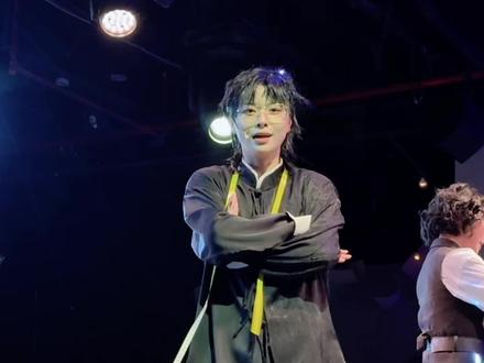 《破墙》2.8晚 返场《墙》 fo陈旭(赵雨卉和丫丫认定震撼美味版)@陈旭_Adriana
一个裁缝铺视角(
#破墙 #音乐剧 #zgyyj #陈旭 #震撼美味