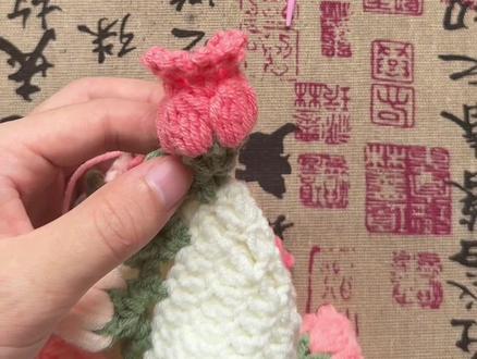 回复 @听沅诉海声的评论 花束毯子花朵部分教程来了,拍了好多遍,连夜赶工😅#钩针编织 #花束毯子 #钩织教程 #手工毛线编织