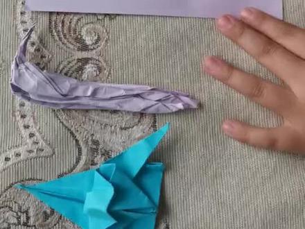 教你折逼真的立体死神镰刀折好后可以和别人玩,一张纸就够了!