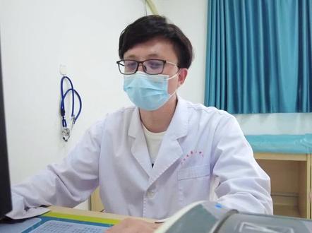 新冠,甲流嗓子疼,我不建议吃抗生素。#医学科普 #中医 #我的门诊故事 #咳嗽