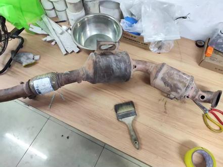 2019年江铃域虎皮卡更换三元催化,颗粒捕捉器。修复限速故障码
1,P2463故障码 柴油颗粒过滤器-积碳累积
2,P246C故障码 柴油颗粒过滤器受限制-强迫限制动力。
#颗粒捕捉器堵塞问题