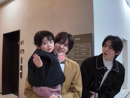 yijin欧巴已经学会飞吻了!😘#yijin #tws #李炅憫 #金道勋