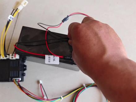 儿童电动四轮汽车整车线路讲解,怎样改装接线