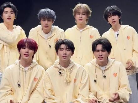 时代少年团全员入驻这一夜,现象级爆火,落笔即满分,归来仍是少年,在7个男孩身上展现的淋漓尽致#时代少年团 #马嘉祺 #宋亚轩 #娱乐评论大赏 #内容启发搜索