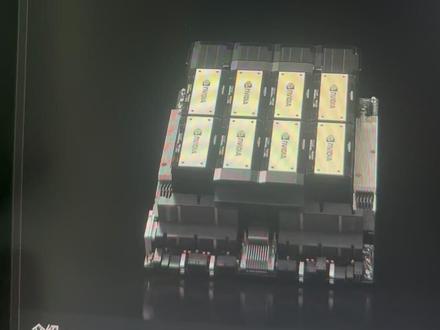 老黄:飞机等我,我得去卖显卡 #芯片 #ai #黄仁勋