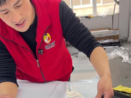带鲨鱼鳍的大顶改色施工#汽车贴膜分享 #技术分享 #改色膜 #在哪里学习汽车贴膜 #多久能学会汽车贴膜