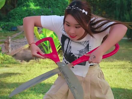 花两千多买的50斤大腿该怎么吃呢?这个爪子的味道属实太上头😂#大山里的生活 #搞笑美食 #农村大锅菜 #乡野美食 #农村生活