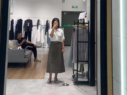 周末云逛街视频,五一假期前买件衣服犒劳犒劳自己,逛了一圈还得是麦檬,哈哈哈#逛街 #穿搭 #麦檬 #逛街使我快乐使我开心 #五一出游穿搭