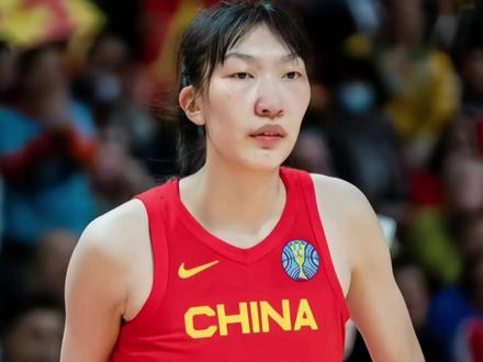 韩旭训练营能否杀出重围:拿下正式合同?竞争激烈末位淘汰残酷! 训练营合同起步:韩旭冲 WNBA,实力与压力并存能否逆袭。放弃国内高薪赴美:韩旭再战 WNBA,竞争激烈能否站稳脚跟。身高优势遇强对抗:韩旭实力够格,训练营突围概率几何。曾创高效投射表现:韩旭再闯 WNBA,短板制约正式合同前景。#韩旭 #韩旭wnba #中国女篮 #女篮韩旭 #女篮世界杯
