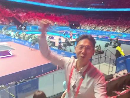 恭喜!广东队刘诗雯/林高远组合连追四盘,获得十五运会乒乓球混合双打冠军!(记者:周名俊、肖阳)