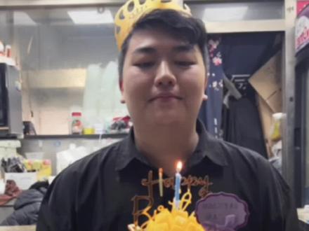 今天高端啦~吃着黄焖鸡米饭过生日😋😋😋😋#过生日要有仪式感