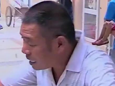 哪怕赤脚踩遍荆棘,也要为孩子争取一线生机 #人间有情 #纪录片 #亲情