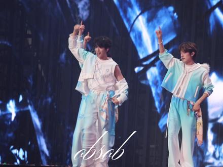 28开头蛋饺肉丝 张极直拍
小香肩巨滑#演唱会现场live #张极 #演唱会 #top登陆少年