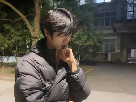 小皮裙 大波浪 #一扭一晃真像样 #野狼disco #背影 #定制 #户外