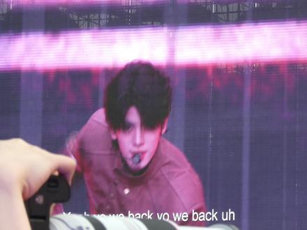 如果对你太难 看我怎么办到❤️🔥
251226 《命》大屏转小舞台版
再也不坐内场后排了🥲
#左航 #演唱会 #命 #top登陆少年 #tf家族新年音乐会