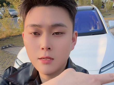 2026 年 全新蔚来 ET5T
行驶 4 千公里。
新车的模样。新车的味道。二手车的价格。就是香。#蔚来 #蔚来et5t #新能源汽车 #二手车 #深圳二手车