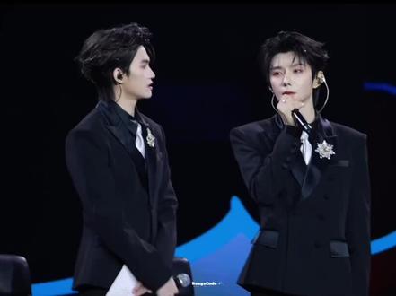 高清版!写给樊霄和游书朗的信
最后的告别,别哭😭啊~#云熠香港演唱会