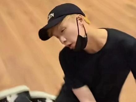 嘻嘻>֊<可爱死了 #张艺兴 #表情包转场 #表情包