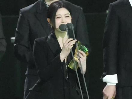 陈妍希 谢谢周柯宇 #陈妍希 谢谢#周柯宇 就这么直白 好好磕#星光大赏 内场