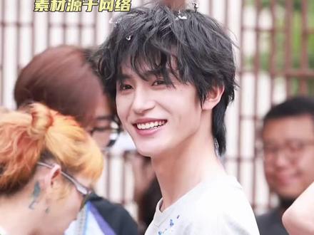 对我们温柔的张翅好一点吧!#张翅#张翅路透#真诚