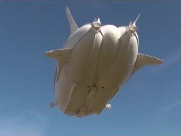 河南小哥打造“民用战斗机”,可轻松飞跃千米山峰,堪称民间奇才 #高手在民间 #歼20