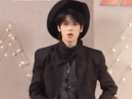 张峻豪还是情绪太稳定了... #张峻豪 #小绿和小蓝 #私生 #时代峰峻