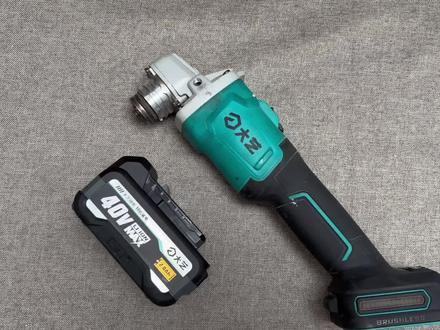 粉丝大哥寄拍、大艺角磨机40-100拆解视频#玩个很新的东西 #角磨机 #电钻