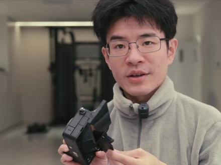 索尼微单不会设置?A7M5高效快捷键指南 刚拿到索尼A7M5是不是既兴奋又头疼?
菜单不知道怎么设置?
别急,今天这期开箱视频,
直接分享我多年用索尼微单
总结下来最高效的菜单和快捷键设置,
让你新机到手10分钟就能设置完成,拍出大片!
#索尼新品
#索尼A7M5 #索尼微单15周年 #索尼Alpha7V #摄影