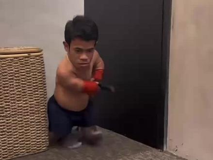 说的这么厉害,,但凡遇上个稍微大点的狗,都算是一劫🤣🤣