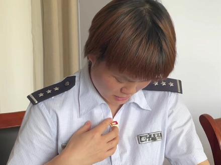 党徽的正确佩戴方式 你get到了么?
