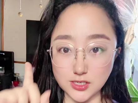 手机后置怎么直播? 是不是很多人苦恼手机前置怎么调都是不清晰!怎么办?又没有预算换电脑播!那是不是可以买个投屏器去提升下画质?#美颜调试 #劲码手机投屏器