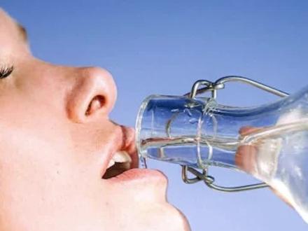 美国人喜爱冰水的原因#冰水 #美国人 #中外文化差异